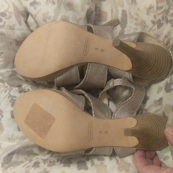 Coach Heel Size 8 Distressed Metallic Material. New - Picture 3 of 4